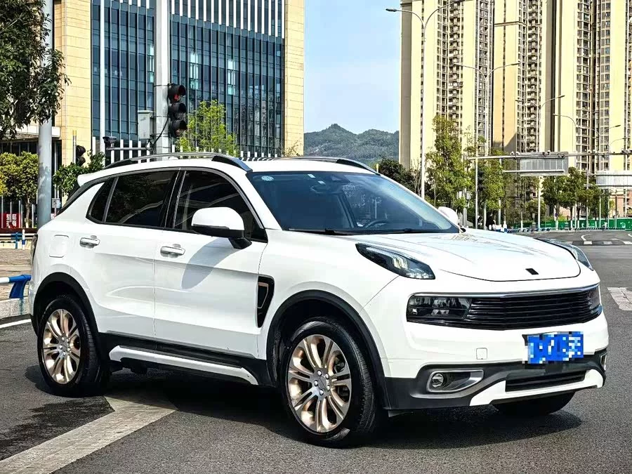 Lynk & Co 01