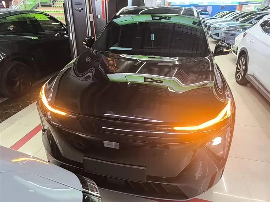 Geely Galaxy L7