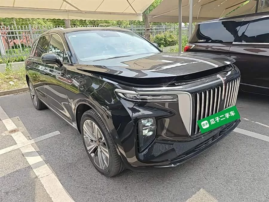Hongqi E-HS9