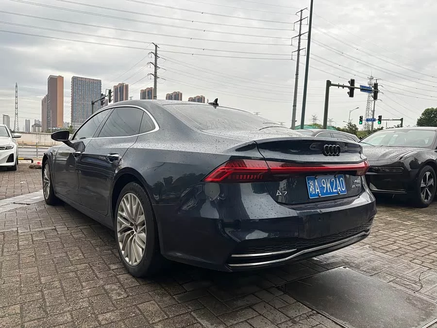 Audi A7L