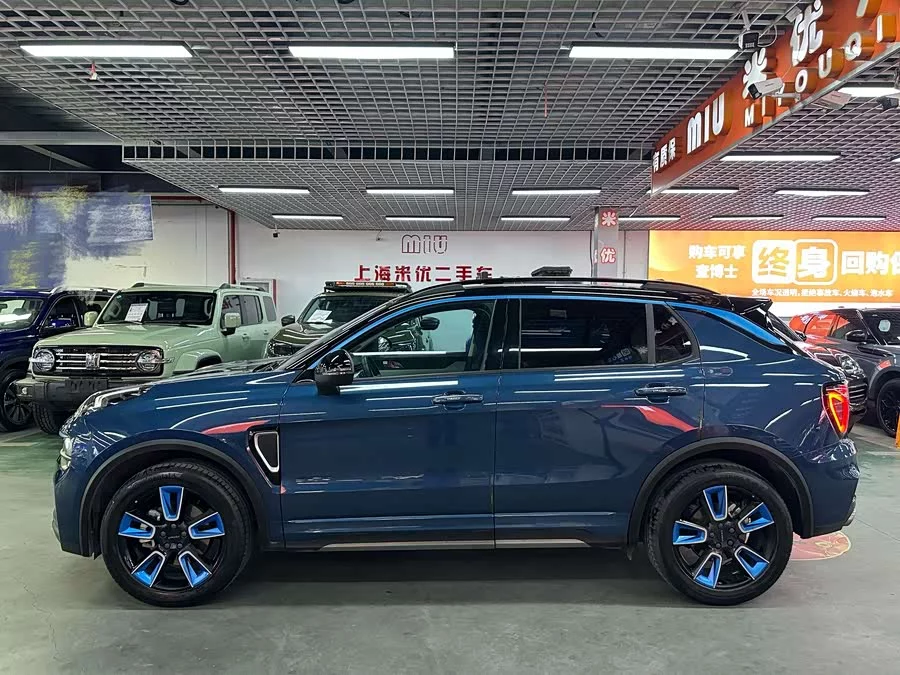Lynk & Co 01