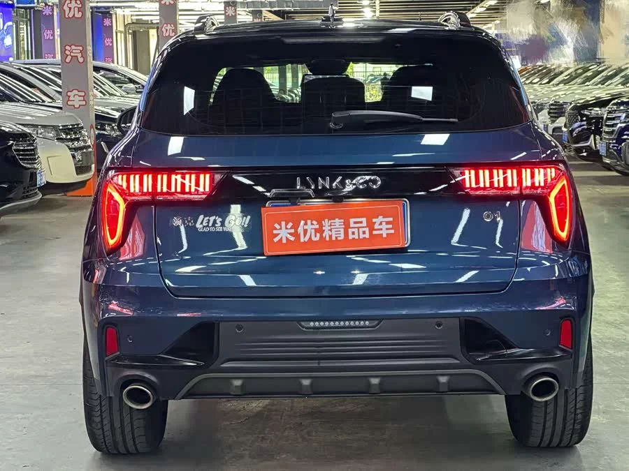 Lynk & Co 01