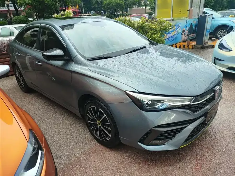 Roewe i5