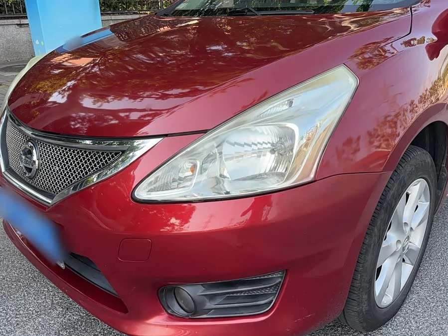 Nissan Tiida