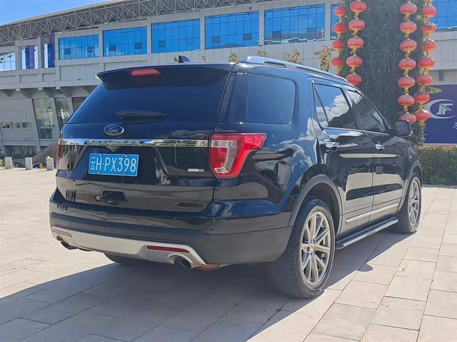 Ford Explorer