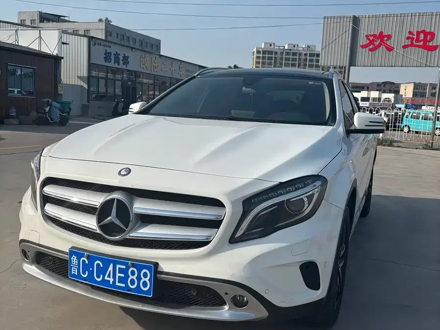 Mercedes Benz GLA