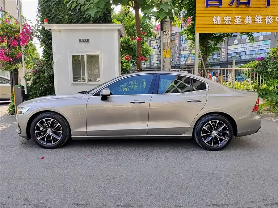 Volvo S60