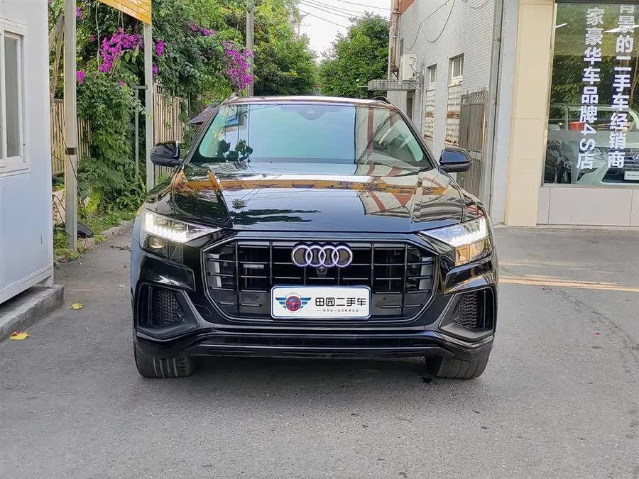 Audi Q8