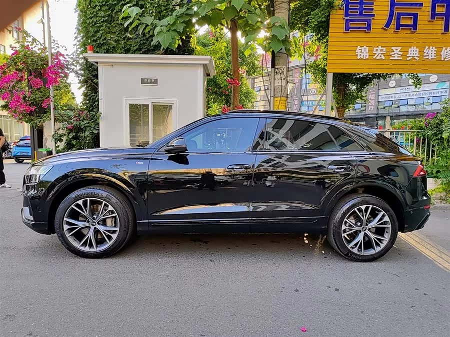 Audi Q8