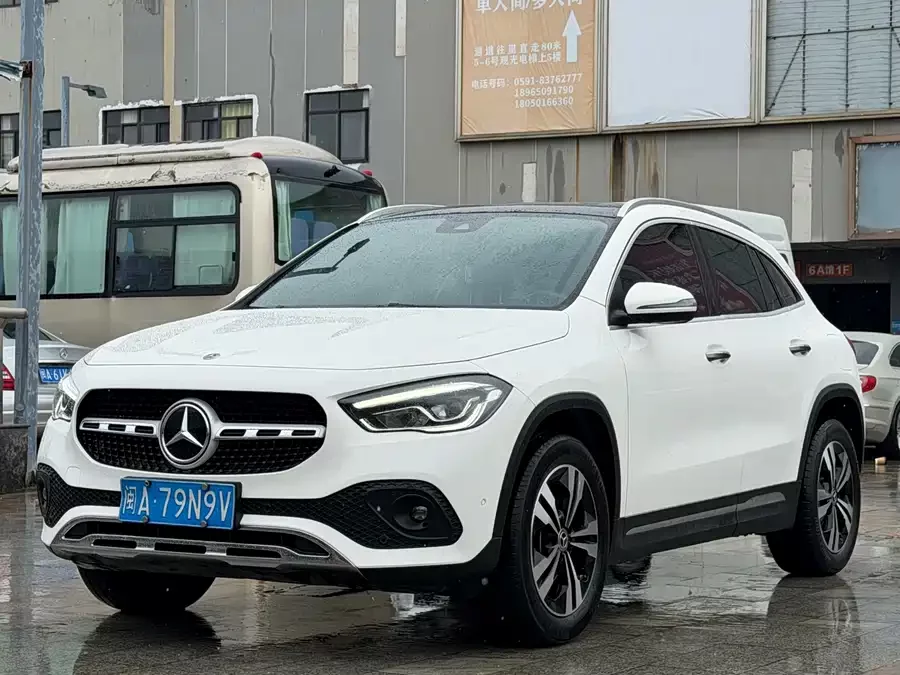 Mercedes Benz GLA
