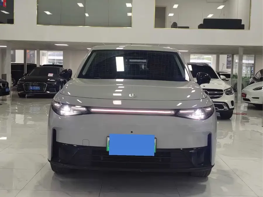 Leapmotor C10