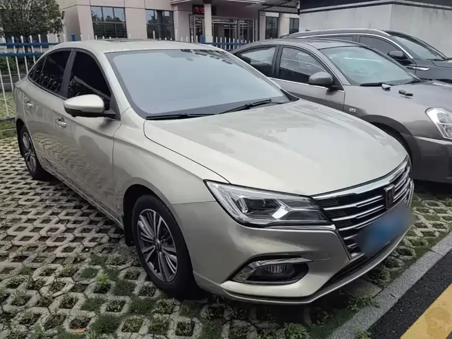 Roewe i5