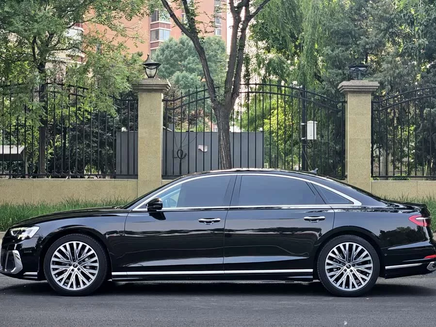 Audi A8