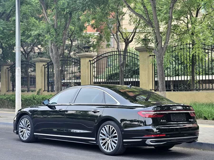 Audi A8