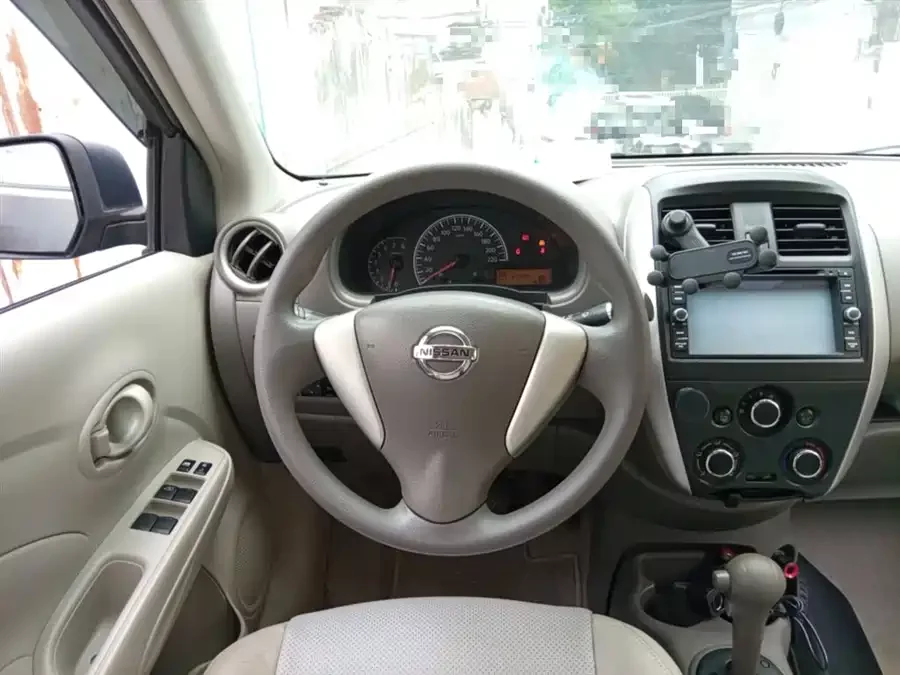 Nissan Sunny