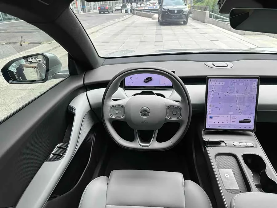 NIO ET5T