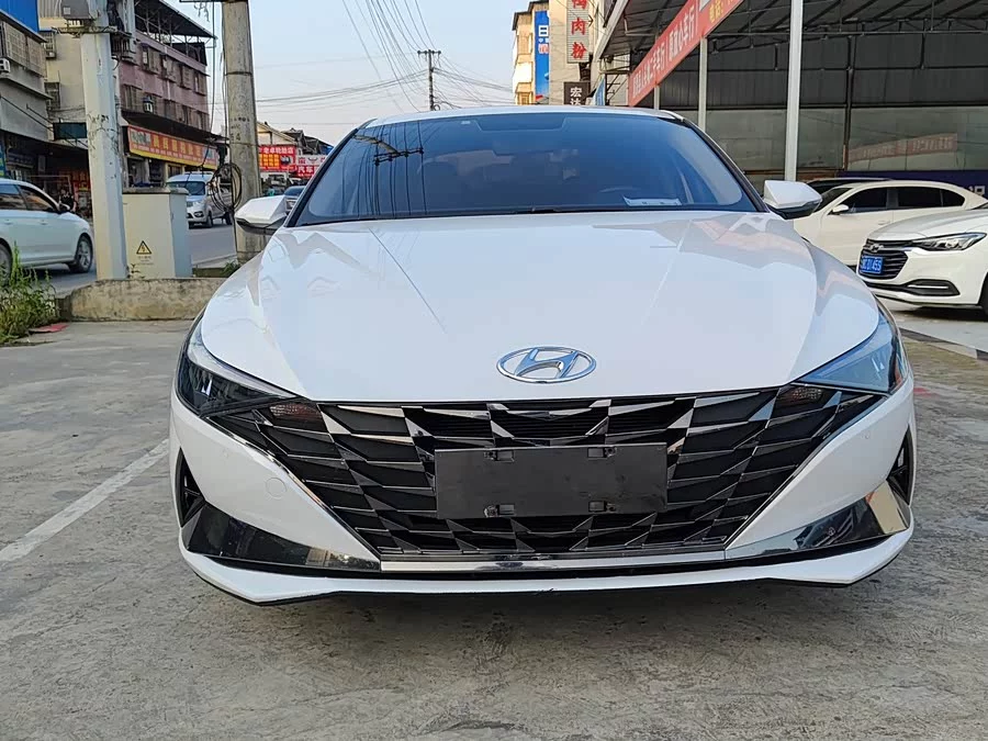 Hyundai Elantra