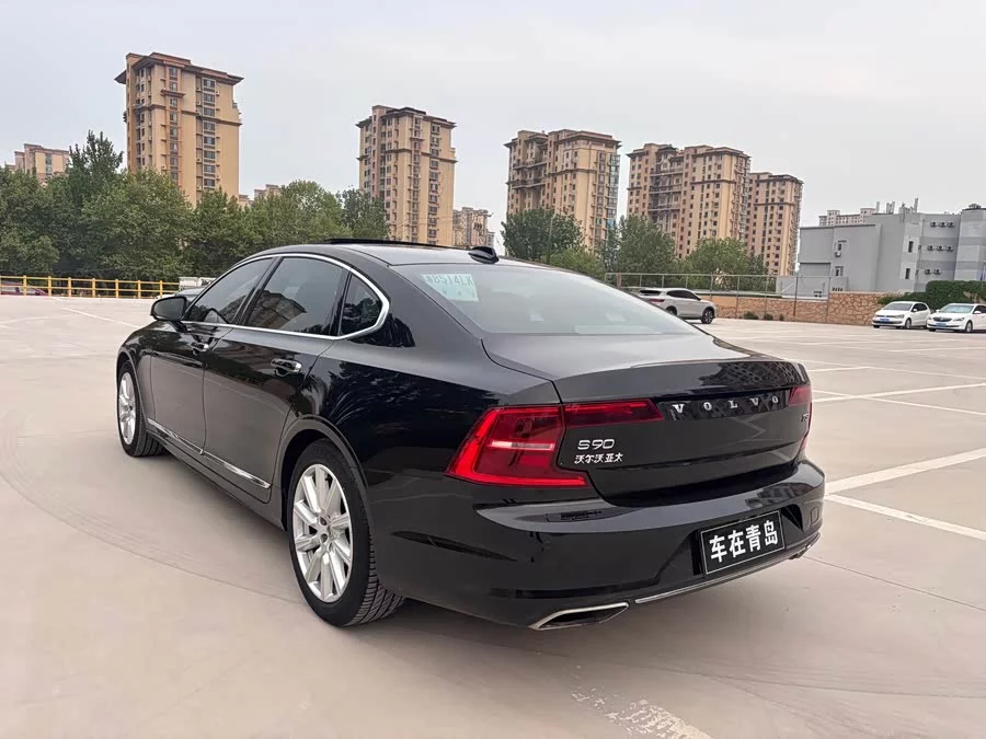Volvo S90