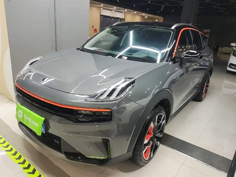 Lynk & Co 06