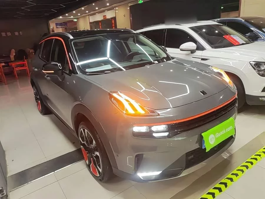 Lynk & Co 06