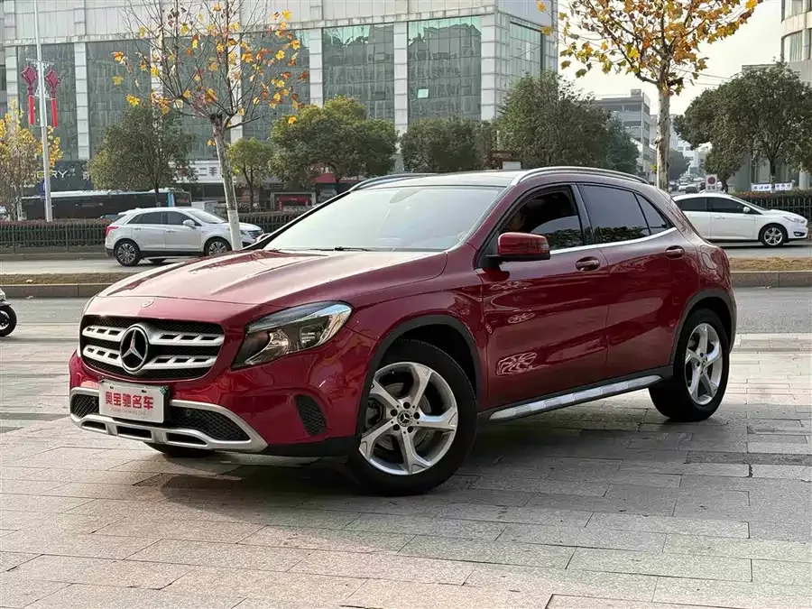 Mercedes Benz GLA