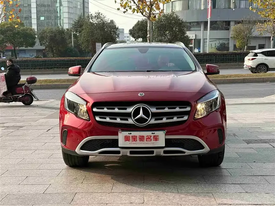 Mercedes Benz GLA