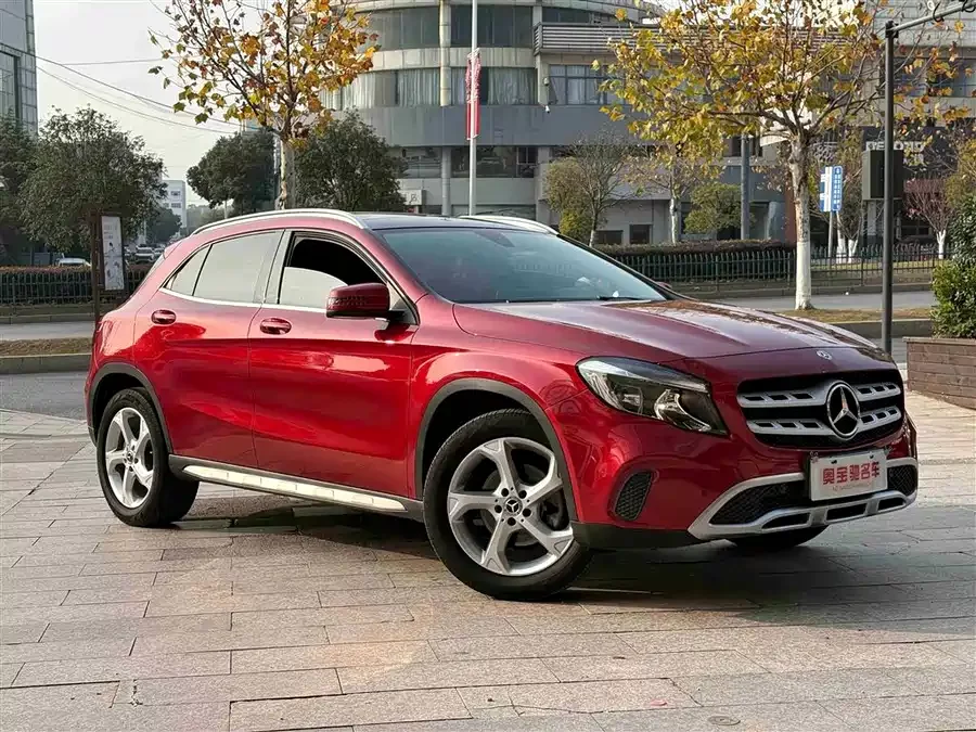 Mercedes Benz GLA