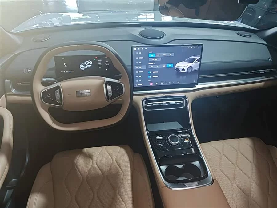 Geely Galaxy A7 EM