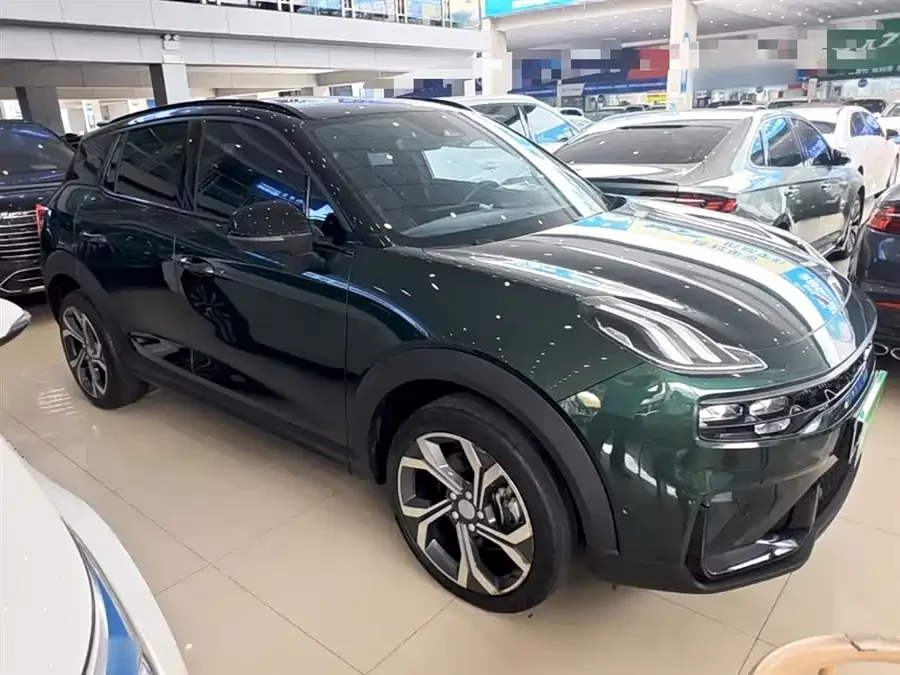 Lynk & Co 06
