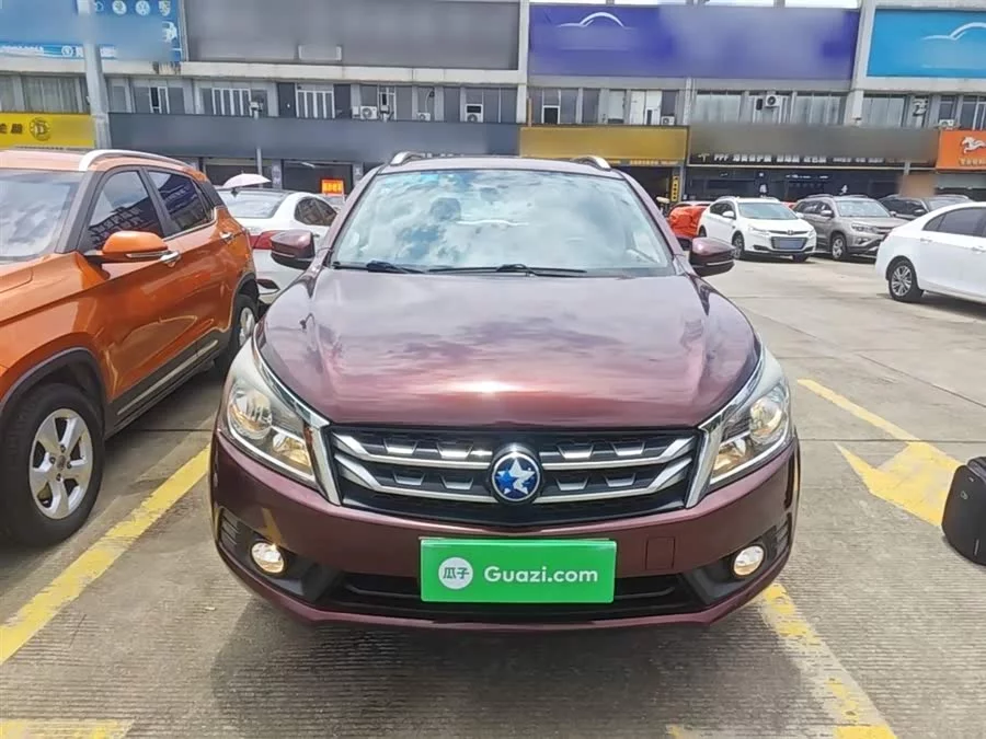Venucia T70