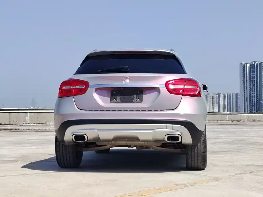 Mercedes Benz GLA