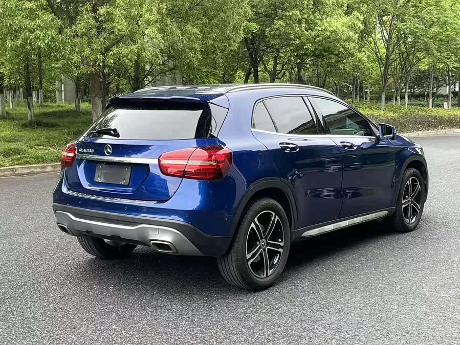 Mercedes Benz GLA