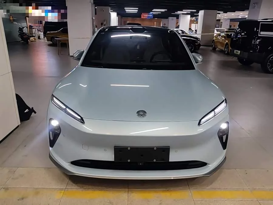 NIO ET5