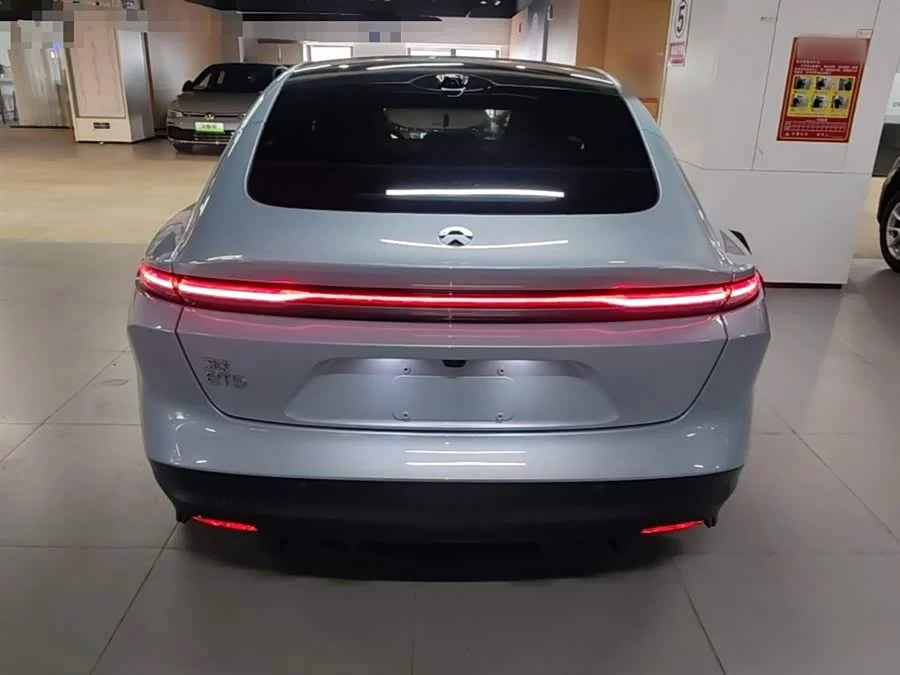 NIO ET5