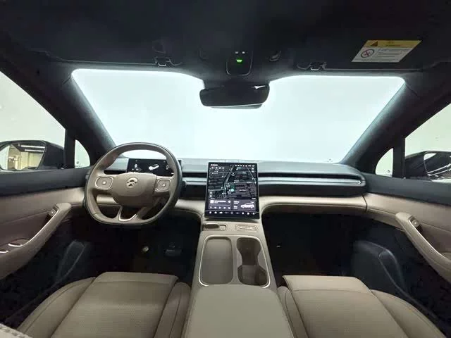 NIO ES6
