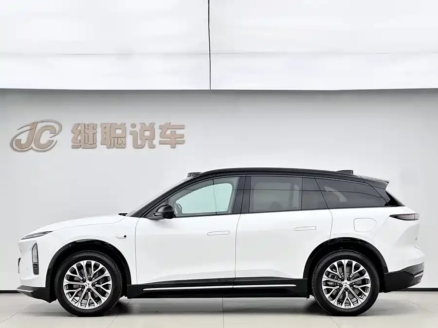 NIO ES6