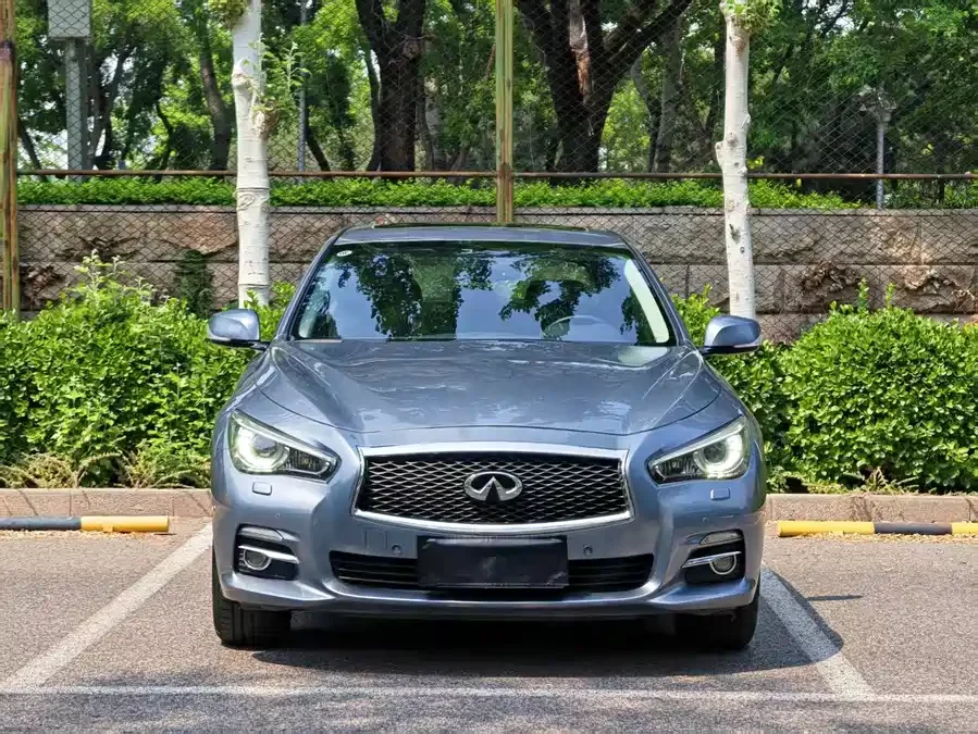 Infiniti Q50L