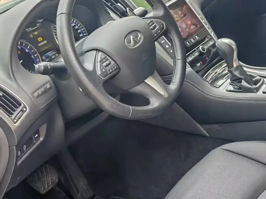 Infiniti Q50L