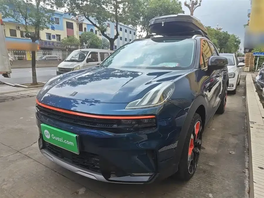 Lynk & Co 06