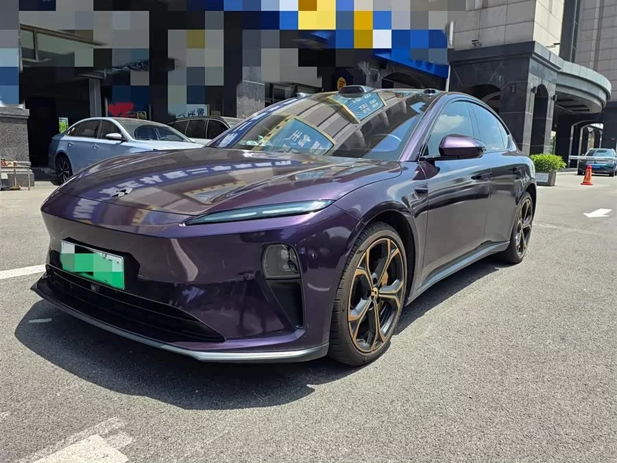 NIO ET5