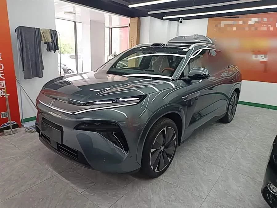 BYD Tang L
