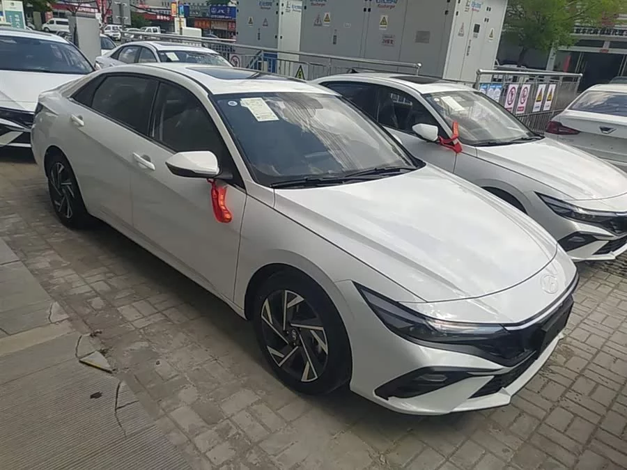 Hyundai Elantra