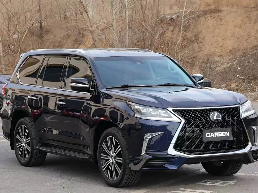 Lexus LX