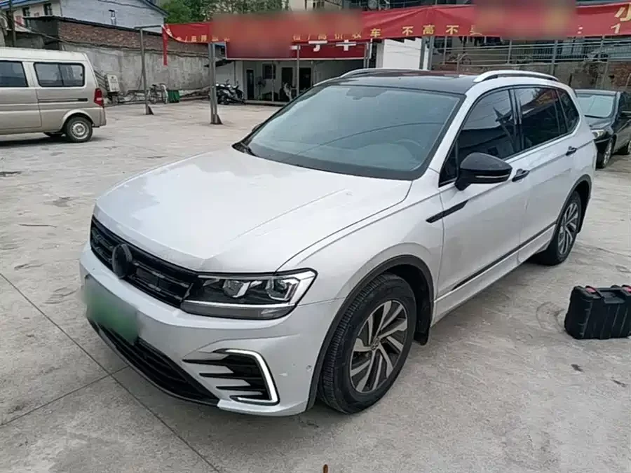 Volkswagen Tiguan L plug-in hybrid
