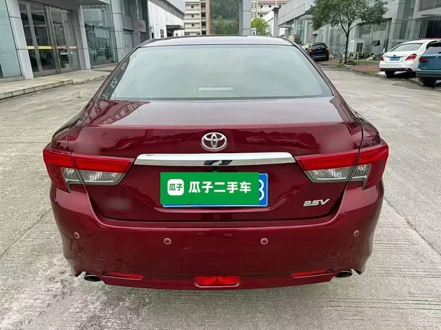 Toyota Reiz