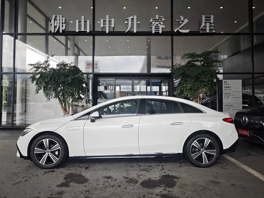 Mercedes Benz EQE