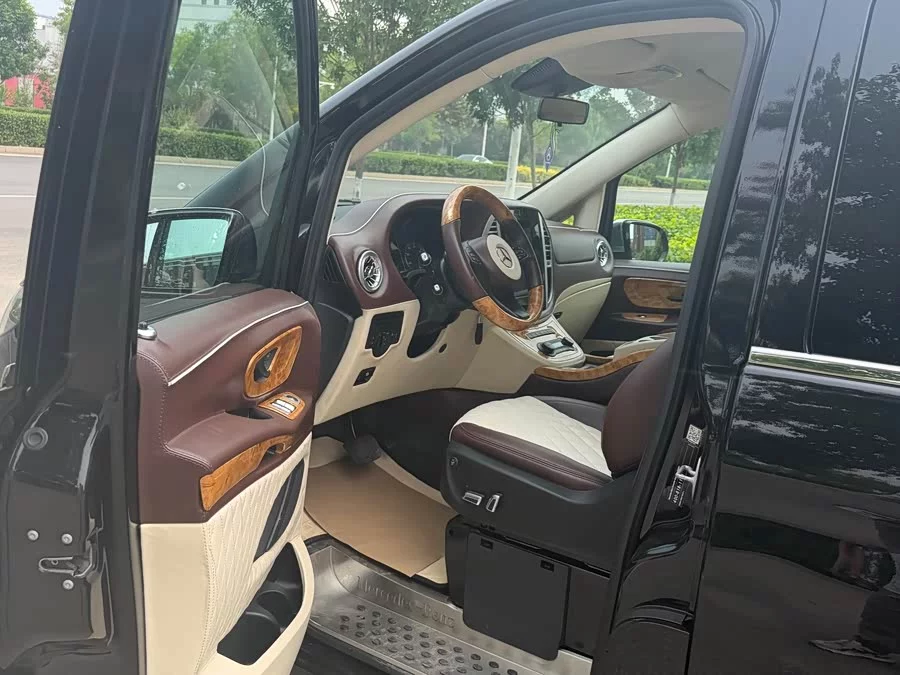 Mercedes Benz Vito