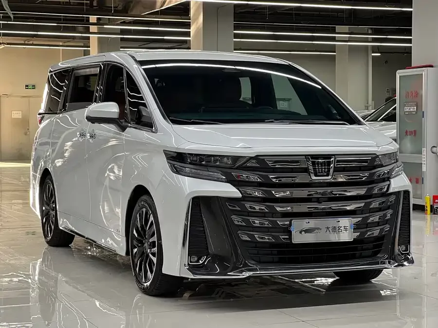 Toyota Crown Vellfire