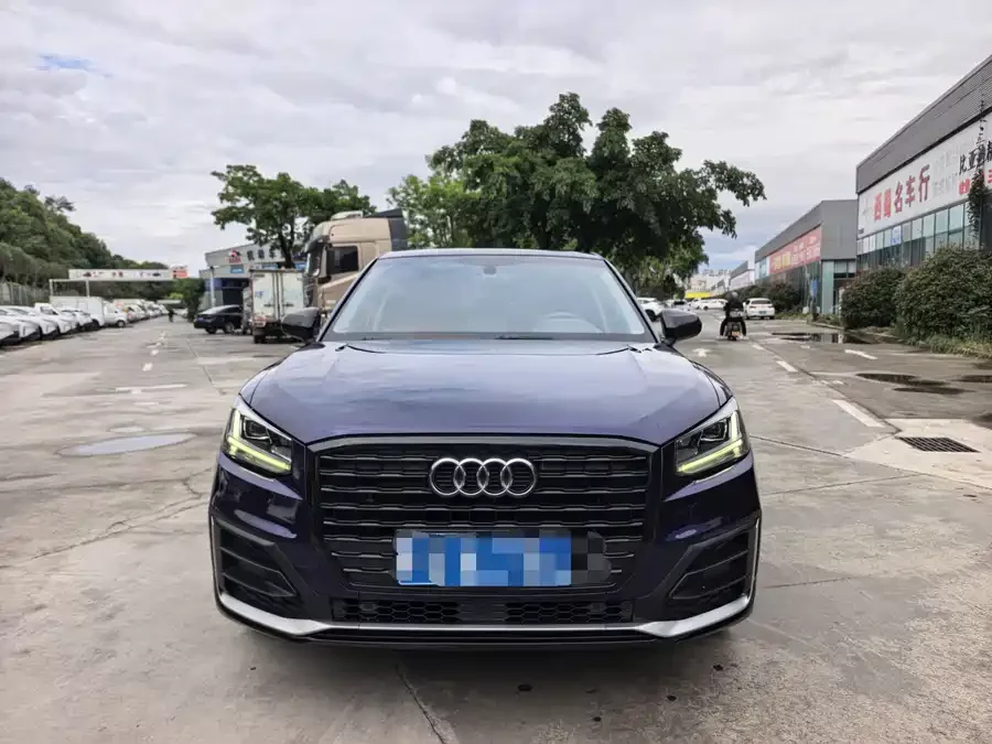Audi Q2L
