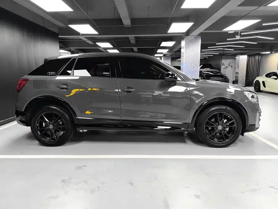 Audi Q2L